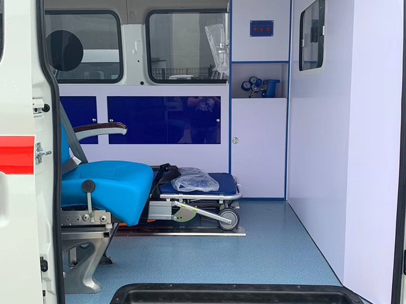 大通G10运输型救护车