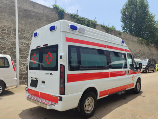 福特V348长轴高顶监护型（一体化内饰）救护车