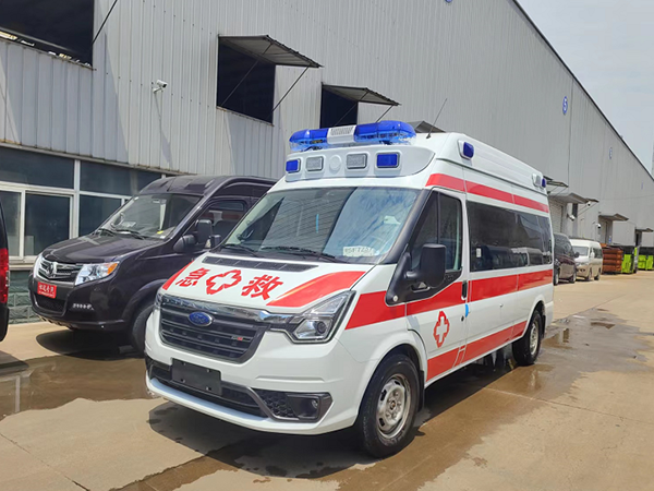 福特V348长轴高顶监护型负压救护车