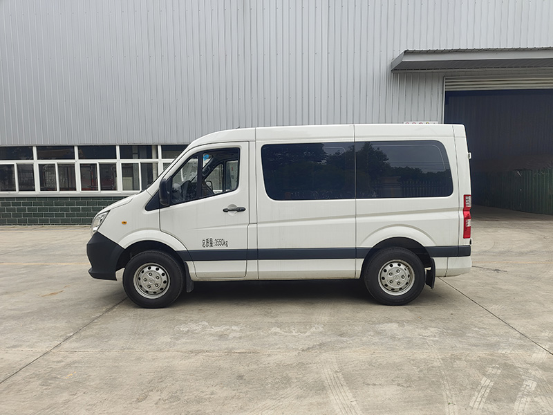 福田图雅诺短轴殡仪车
