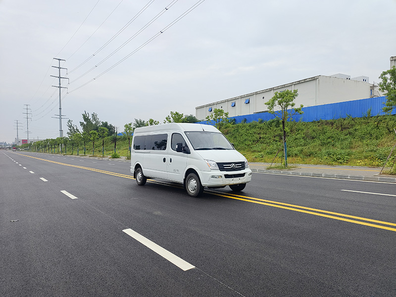 大通V80中轴殡葬服务车
