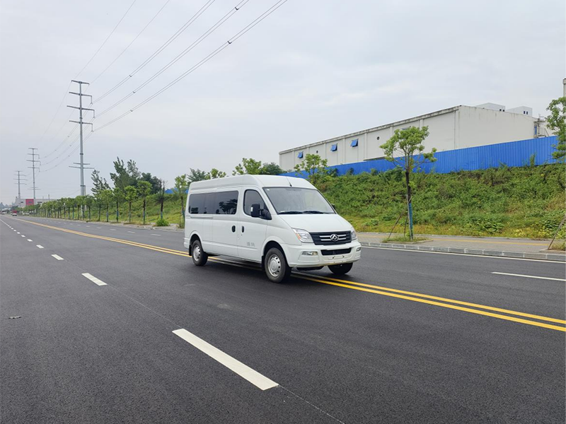 大通V80中轴流动服务车