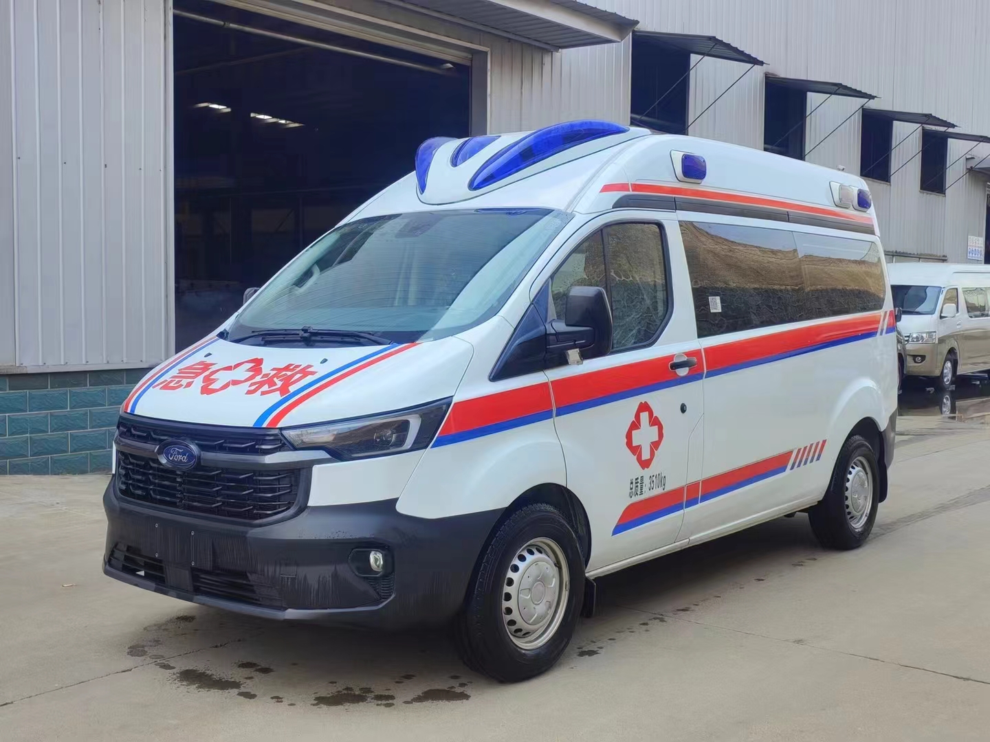 福特全顺柴油（中轴中顶）运输型救护车